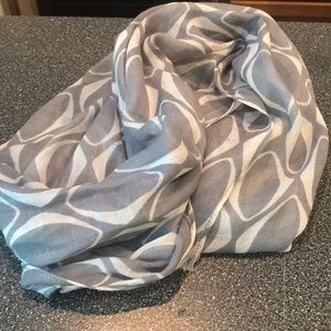 86” poly scarf, grey and white